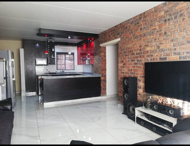 3 BEDROOM SECTIONAL TITLE FOR SALE IN NOORDRAND